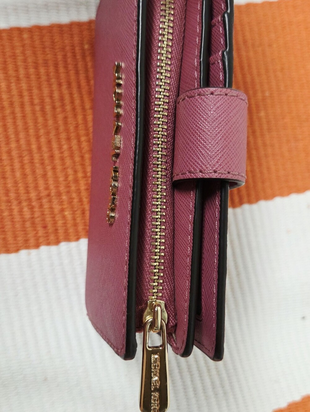 Michael Kors Hot Pink Saffiano Leather Wallet with Gold Logo - Picture 5 of 9